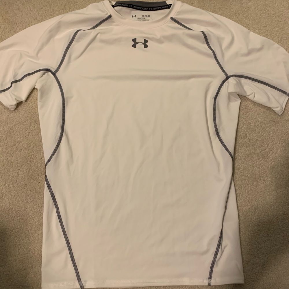Under Armour white dry fit t shirt
